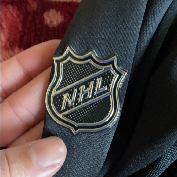 LA kings hoodie - Picture 2 of 6